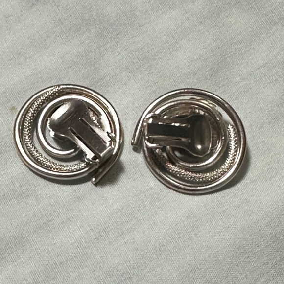 2/$20 Silver Tone Earrings Cala Lilly Clip On’s Metal Swirl Style Vintage - Picture 2 of 11
